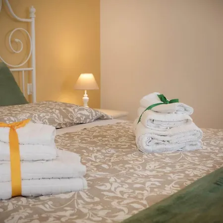 La Casa Di Amedeo Bed & Breakfast 3*